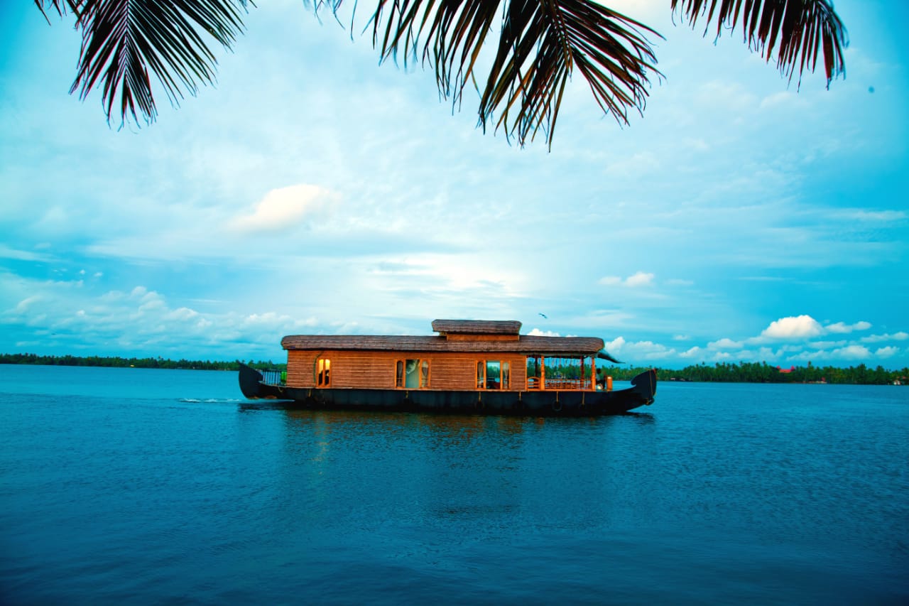 Abad Cruise on the Lake — houseboat on the Kumarakom backwaters