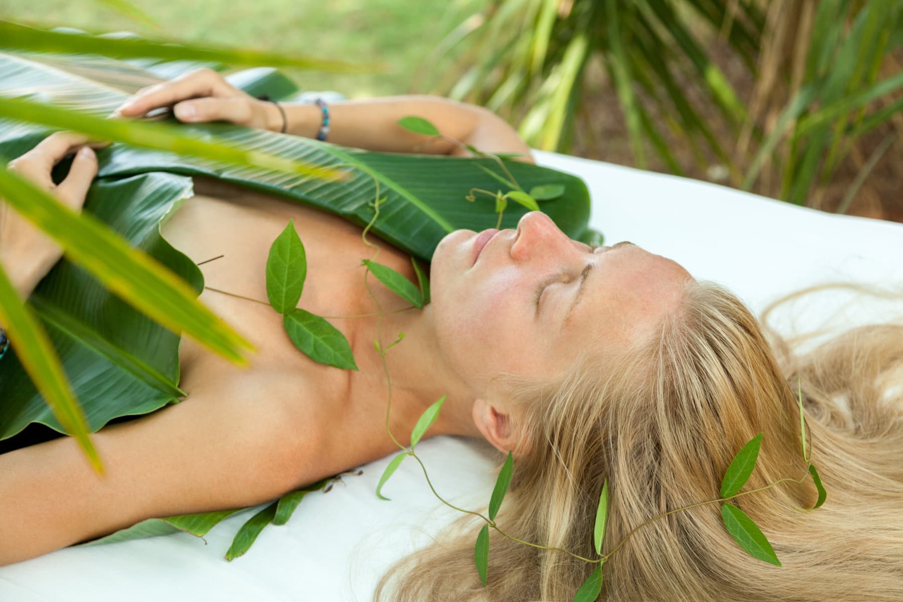 Prakriti Shakti, CGH Earth — leaf therapy in the naturopathy garden